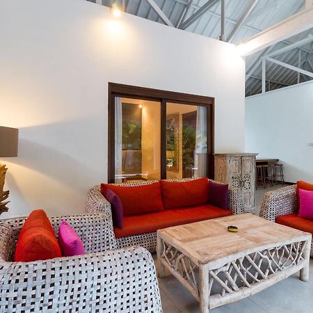 סמיניאק Villa Camelia מראה חיצוני תמונה