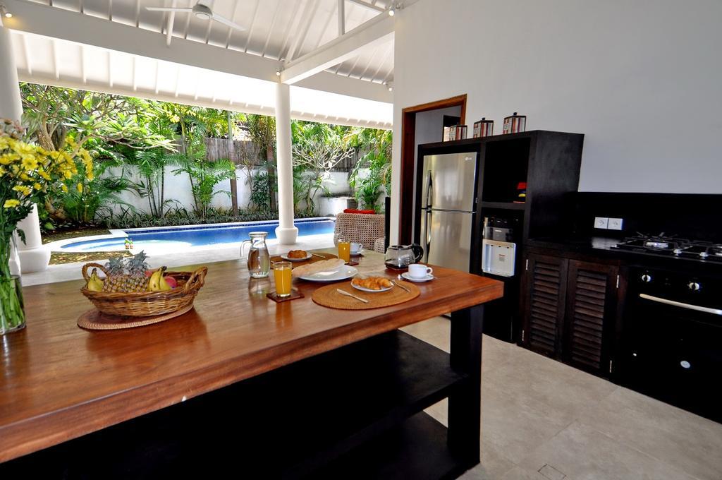 סמיניאק Villa Camelia מראה חיצוני תמונה