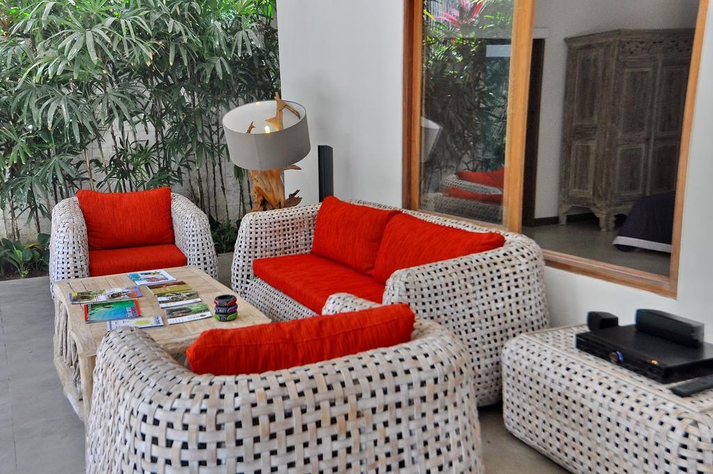 סמיניאק Villa Camelia מראה חיצוני תמונה
