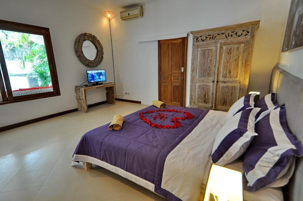 סמיניאק Villa Camelia מראה חיצוני תמונה