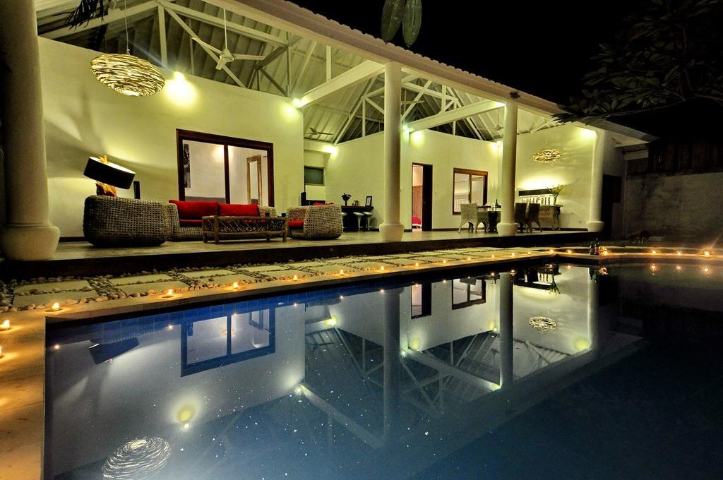 סמיניאק Villa Camelia מראה חיצוני תמונה