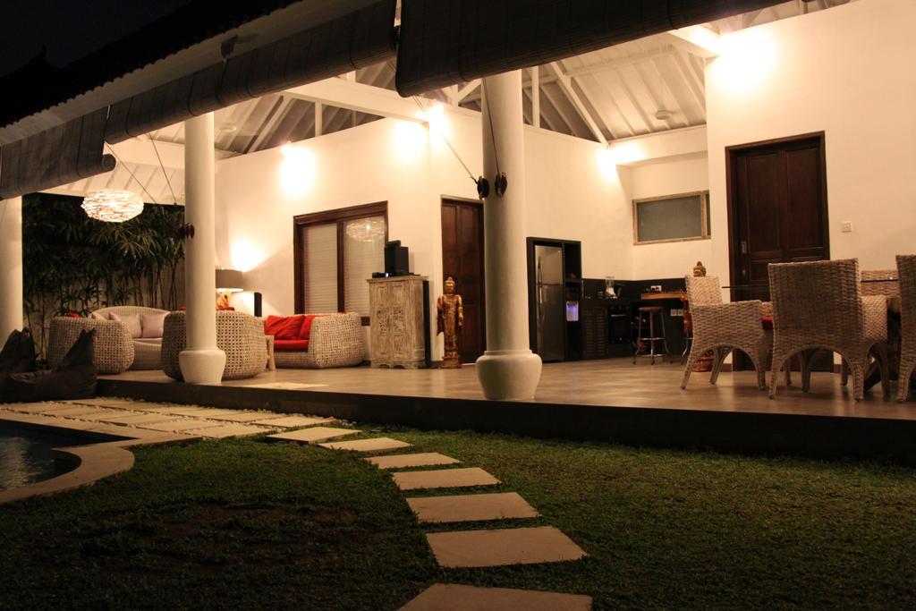 סמיניאק Villa Camelia מראה חיצוני תמונה