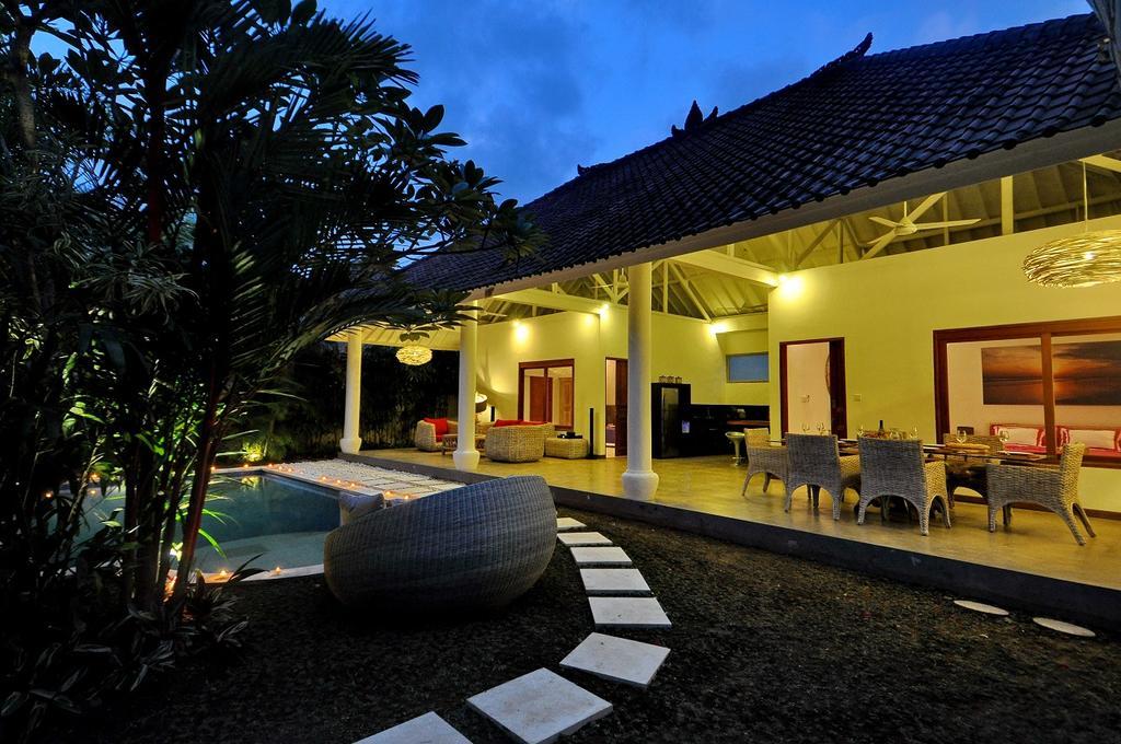 סמיניאק Villa Camelia מראה חיצוני תמונה