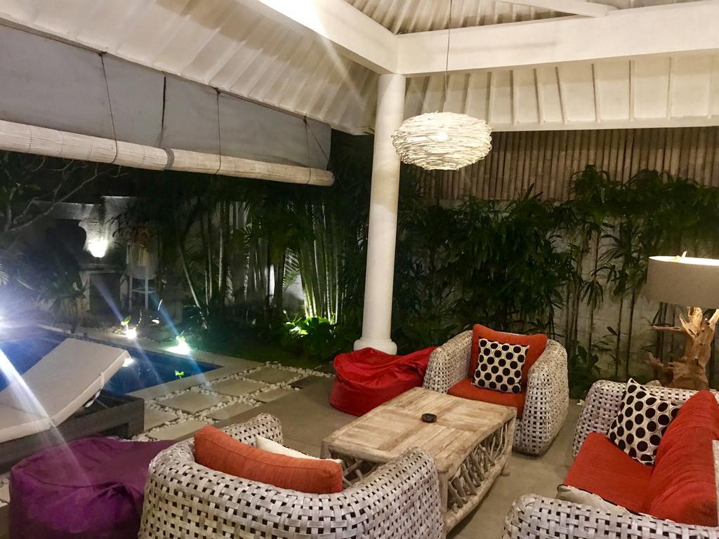 סמיניאק Villa Camelia מראה חיצוני תמונה