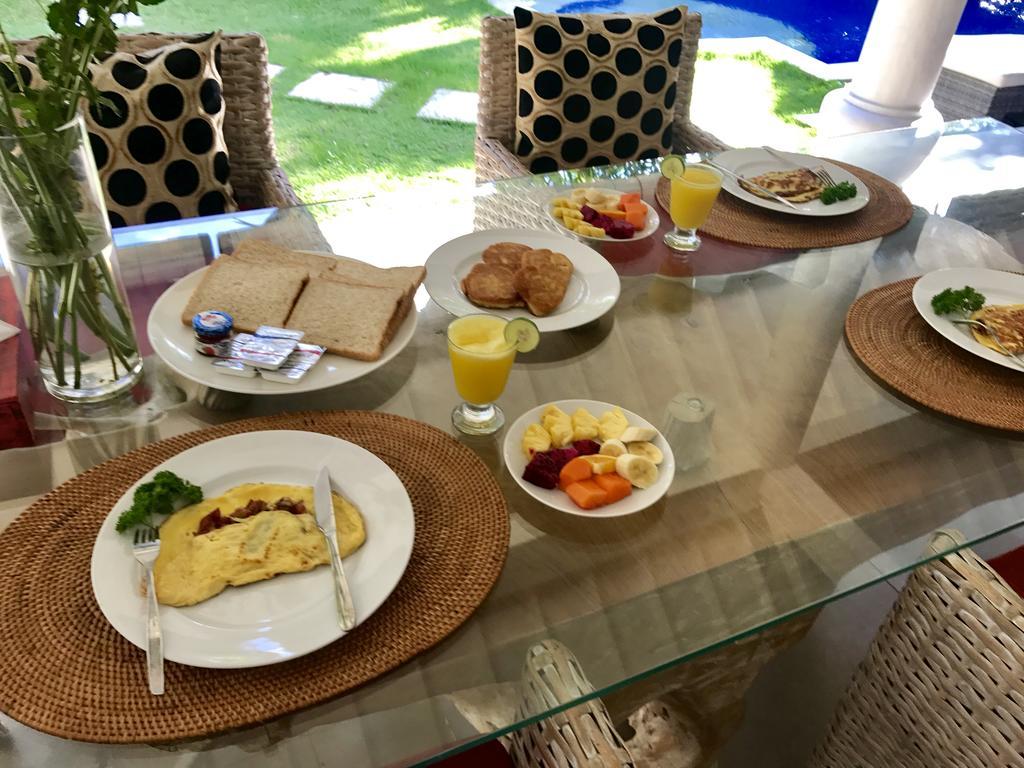 סמיניאק Villa Camelia מראה חיצוני תמונה