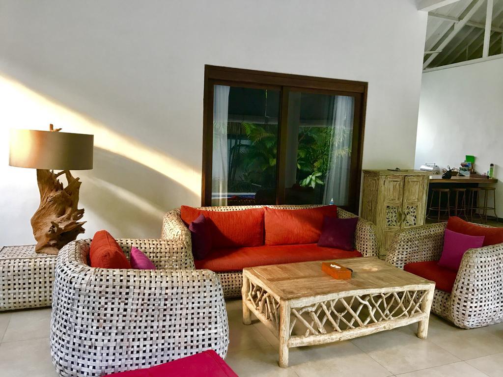סמיניאק Villa Camelia מראה חיצוני תמונה