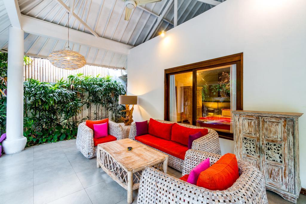 סמיניאק Villa Camelia מראה חיצוני תמונה