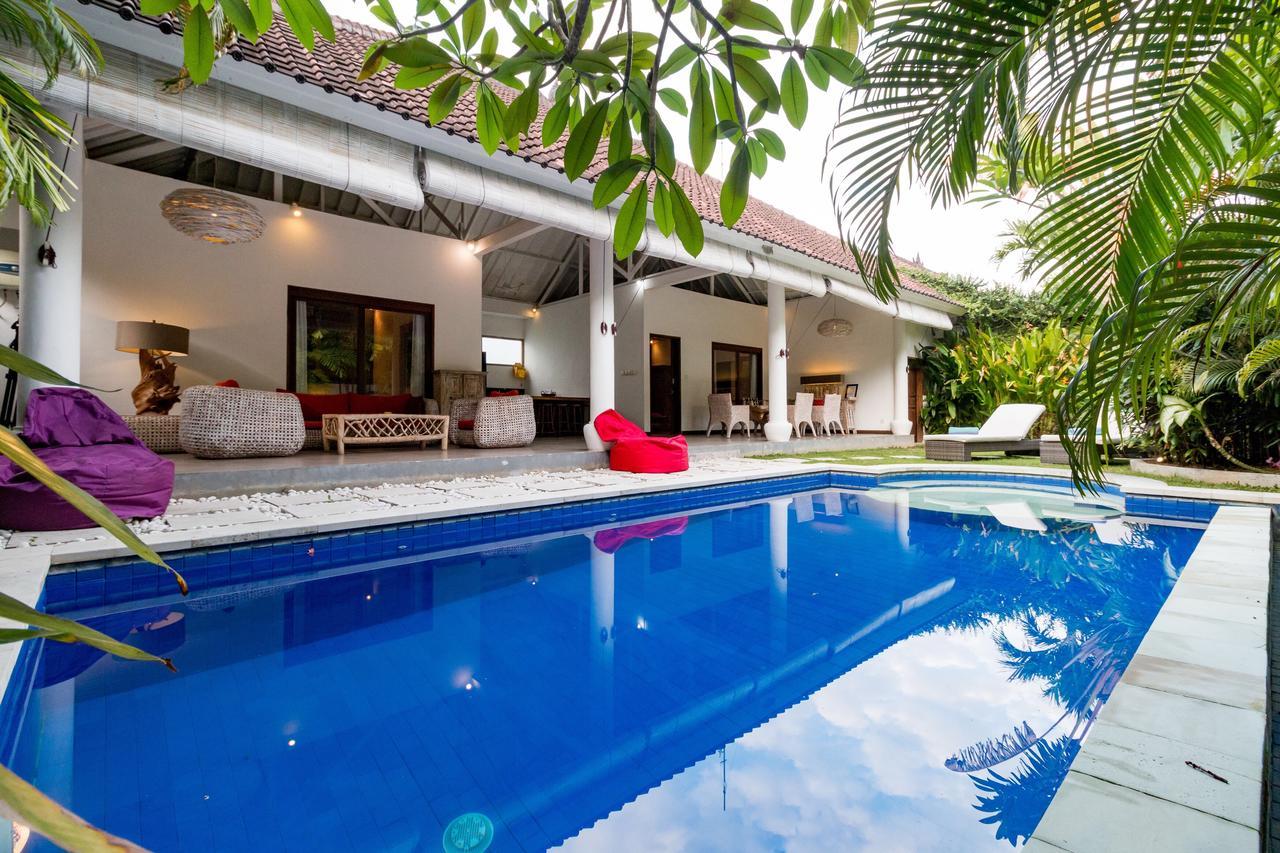 סמיניאק Villa Camelia מראה חיצוני תמונה