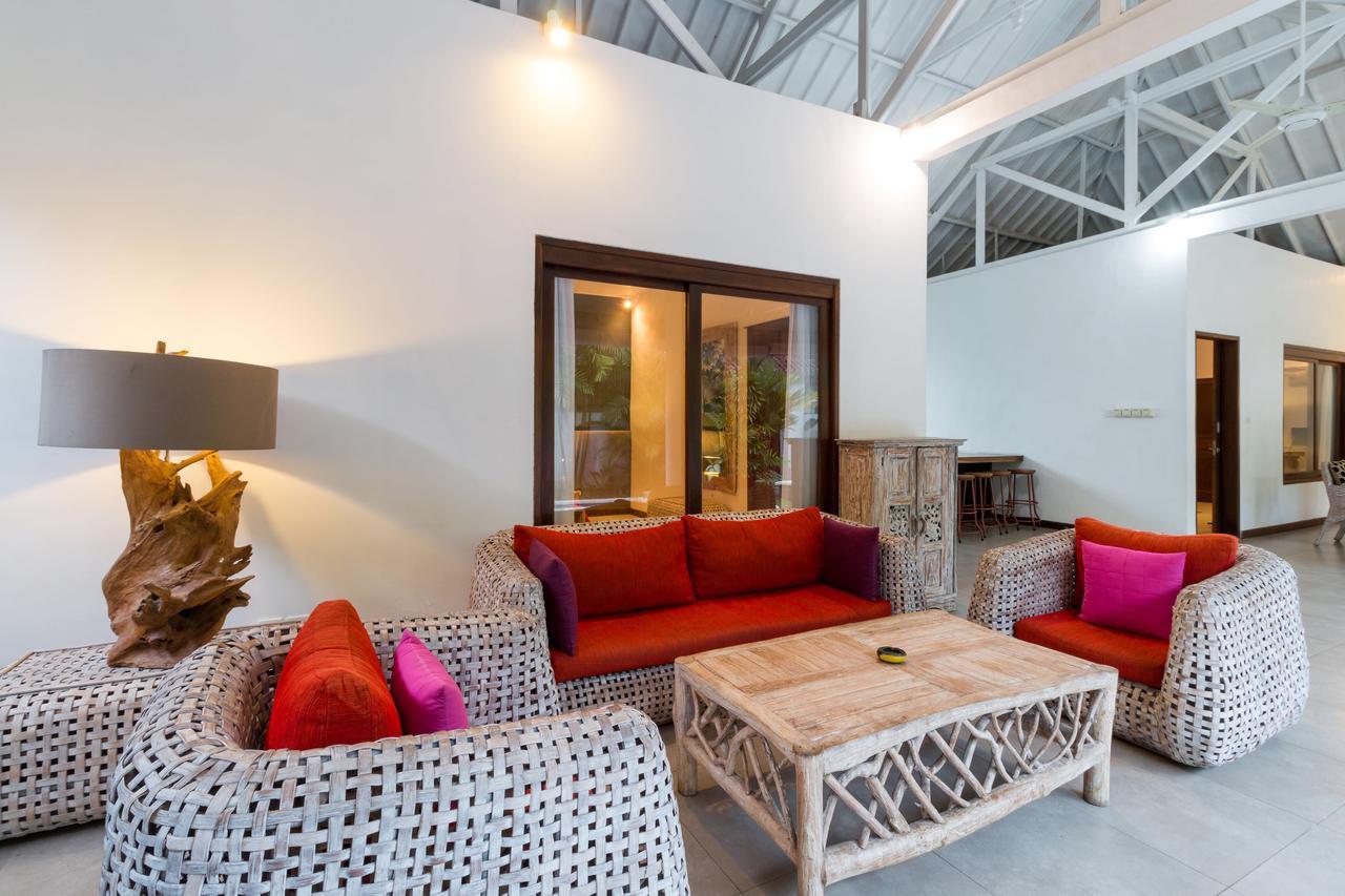 סמיניאק Villa Camelia מראה חיצוני תמונה