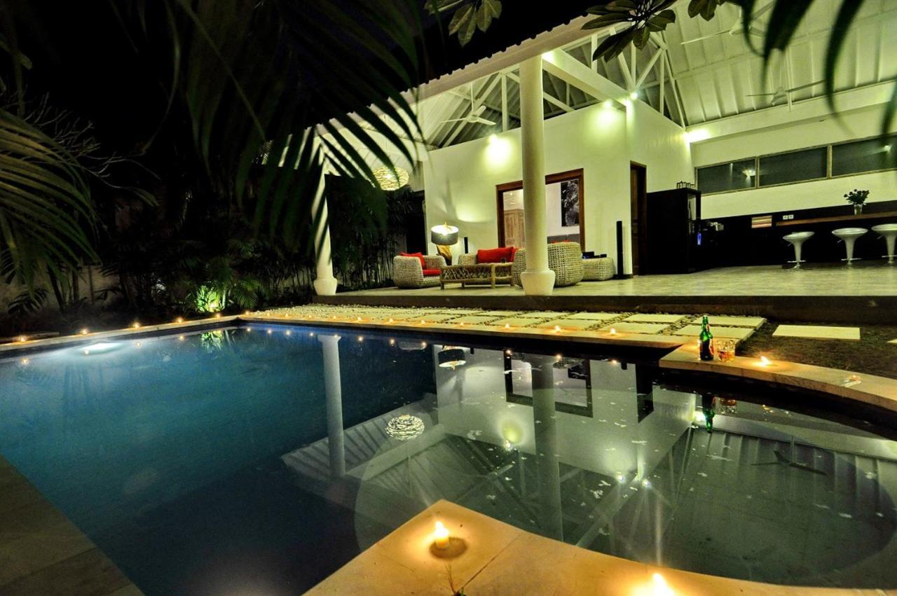סמיניאק Villa Camelia מראה חיצוני תמונה
